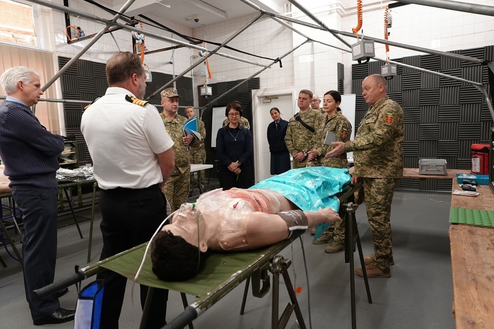 Major General Anatolii Kazmirchuk saw how UK Defence medical capability continues to support the Ukrainian Armed Forces. MOD Crown Copyright.